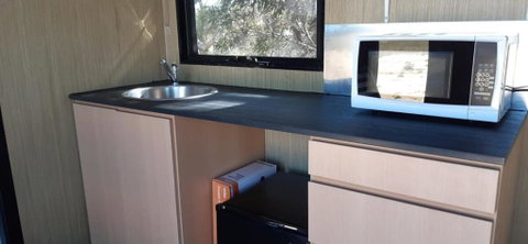 Willalooka Escape By Tiny Away - Lightning Ridge Tourism 3