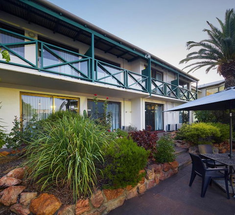 Windsor Lodge - Lightning Ridge Tourism 3
