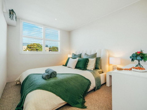 XQ Collection Saltwater Bondi Beach - Lightning Ridge Tourism 2