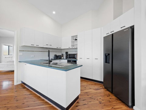 Yabbarra Beach House - Lightning Ridge Tourism 3