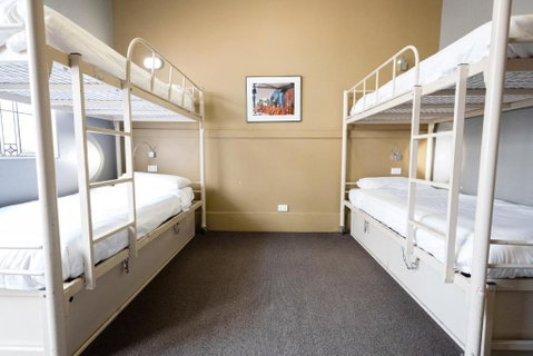 YHA Melbourne Central - Lightning Ridge Tourism 3