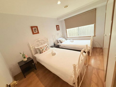 YF Home Sweet Home - Lightning Ridge Tourism 1