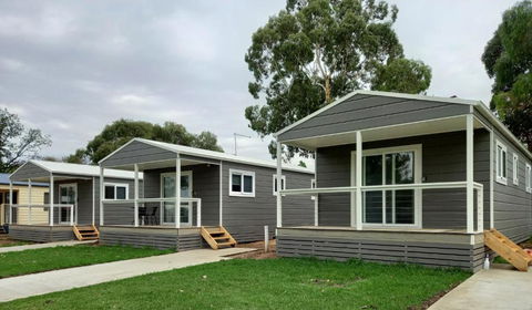 Young Caravan And Tourist Park - Lightning Ridge Tourism 0
