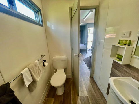 Young Caravan And Tourist Park - Lightning Ridge Tourism 2