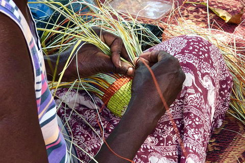 Gay-Wu Woman's 5 Day Yolngu Homeland Tour - Lightning Ridge Tourism 4