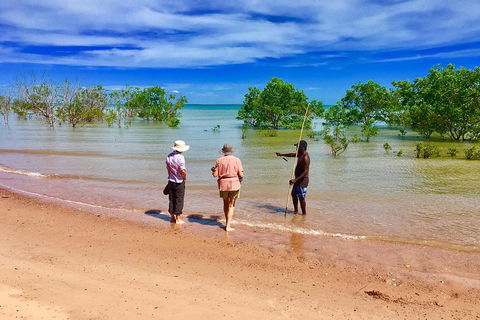 Gay-Wu Woman's 5 Day Yolngu Homeland Tour - Lightning Ridge Tourism 5