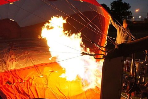 Melbourne Balloon Flights, The Peaceful Adventure - Lightning Ridge Tourism 0