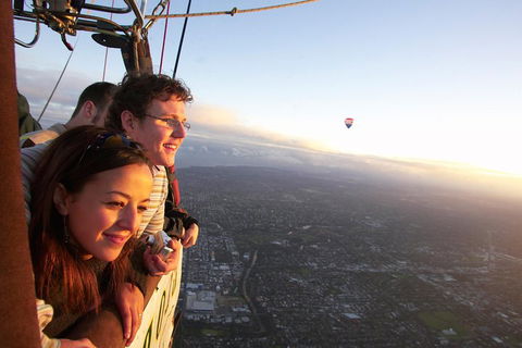 Melbourne Balloon Flights, The Peaceful Adventure - Lightning Ridge Tourism 1