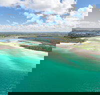 Deluxe Seaplane Tour Noosa to Glasshouse Adventure for 2 with Photobook - Lightning Ridge Tourism