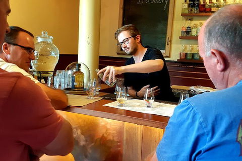 Tipple Of Gin Experience Tour - Lightning Ridge Tourism 3