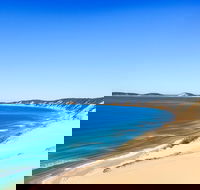 Kayak with Dolphins and 4WD Great Beach Drive Day Trip from Noosa - Lightning Ridge Tourism