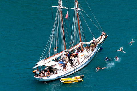 Whitehaven Beach Sailing And Snorkeling Cruise - Lightning Ridge Tourism 3