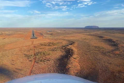 Scenic Flight: Uluru Rock Blast - Lightning Ridge Tourism 4