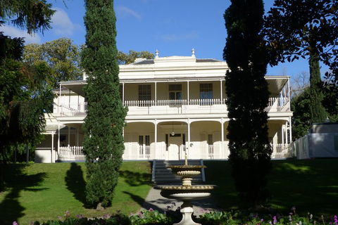 Melbourne City Tour: Lifestyle Of The Rich And Famous - Lightning Ridge Tourism 0