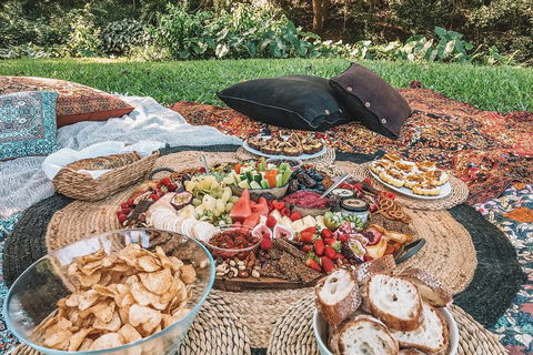 A Picnic In Byron Bay - Lightning Ridge Tourism 1