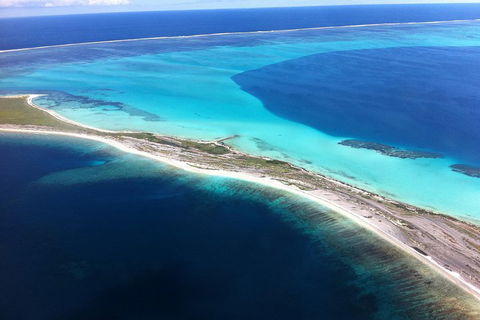Abrolhos Islands Fixed-Wing Scenic Flight - Lightning Ridge Tourism 1