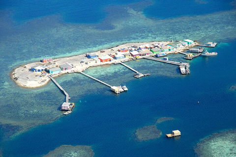 Abrolhos Islands Fixed-Wing Scenic Flight - Lightning Ridge Tourism 3