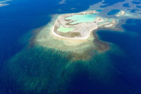 Abrolhos Islands Fixed-Wing Scenic Flight - Lightning Ridge Tourism 4
