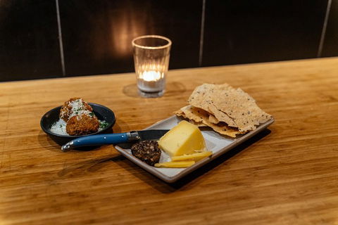 The Flavors Of Perth: Fremantle Wine & Bites Private Tour - Lightning Ridge Tourism 4