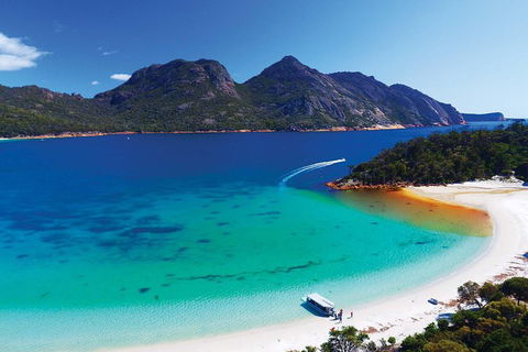 Wineglass Bay Private Charter Service - Lightning Ridge Tourism 1