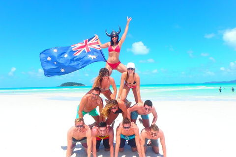 Sail, Snorkel, SUP & Kayak Charter Whitsundays - Lightning Ridge Tourism 3