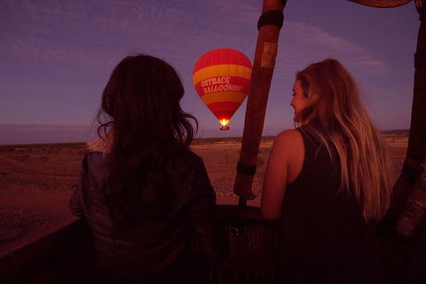 Early Morning Ballooning In Alice Springs - Lightning Ridge Tourism 1