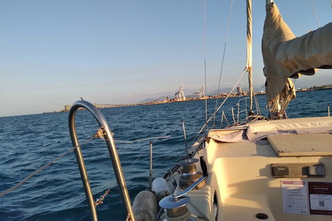 Townsville Small Group Early Morning Sailing Cruise Boat Tour Charter Hire - Lightning Ridge Tourism 2