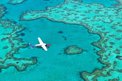 Reef And Island Scenic Flight From Airlie Beach - Lightning Ridge Tourism 4