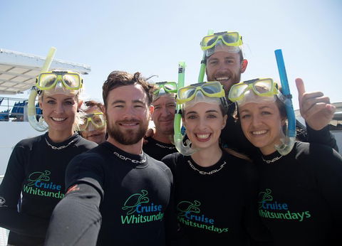 Great Barrier Reef Day Cruise To Reefworld - Lightning Ridge Tourism 4