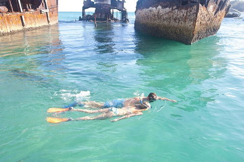 Adventure Moreton Island Wrecks Adventure Package - Lightning Ridge Tourism 2