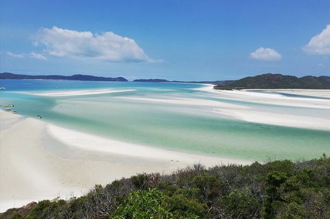 2-Night Whitsundays Sailing Cruise Incl. Whitehaven Beach & Great Barrier Reef - Lightning Ridge Tourism 1