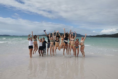 2-Night Whitsundays Sailing Cruise Incl. Whitehaven Beach & Great Barrier Reef - Lightning Ridge Tourism 4