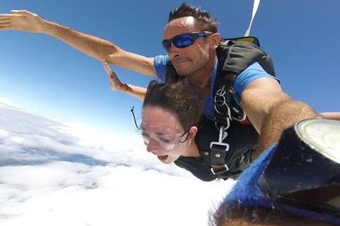 Byron Bay Tandem Sky Dive - Lightning Ridge Tourism 2