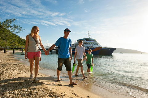 Fitzroy Island Catamaran Transfers From Cairns - Lightning Ridge Tourism 3