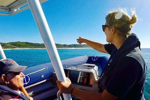 Julian Rocks Byron Bay Cruise - Lightning Ridge Tourism 3
