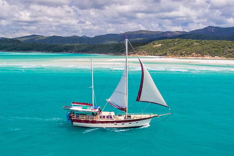 2-Day Whitsundays Sailing Adventure: SV Whitehaven - Lightning Ridge Tourism 0