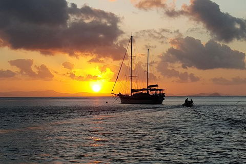 2-Day Whitsundays Sailing Adventure: SV Whitehaven - Lightning Ridge Tourism 4