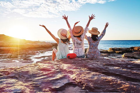 4-Day Coastal Loop Via Monkey Mia Wild Dolphins Kalbarri Pinnacles Perth Return - Lightning Ridge Tourism 4