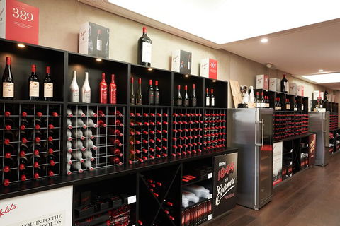 Penfolds Barossa Valley: Make Your Own Wine - Lightning Ridge Tourism 2