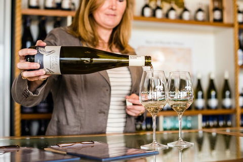 Heritage, Wine & Gin Tours - Lightning Ridge Tourism 1