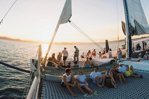 Sunset Sail In The Whitsundays - Lightning Ridge Tourism 3