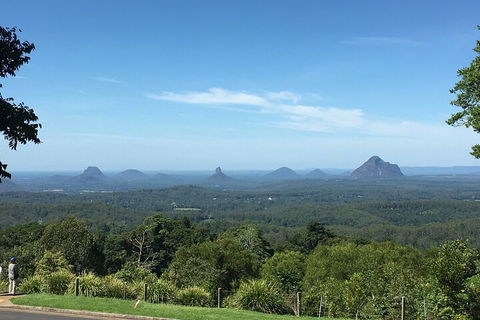 Sunshine Coast Signature High Tea And Wine Experience (Min 6 Adults) - Lightning Ridge Tourism 1