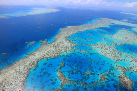 Whitsunday Islands And Heart Reef Scenic Flight - 70 Minutes - Lightning Ridge Tourism 1