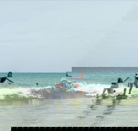 Private Beginners Surf Lessons Noosa World Surf Reserve - Lightning Ridge Tourism