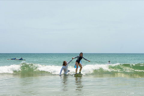 Private Beginners Surf Lessons, Noosa World Surf Reserve - Lightning Ridge Tourism 0