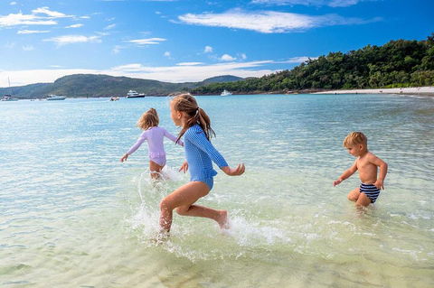 Whitehaven Beach And Daydream Island Cruise - Lightning Ridge Tourism 3